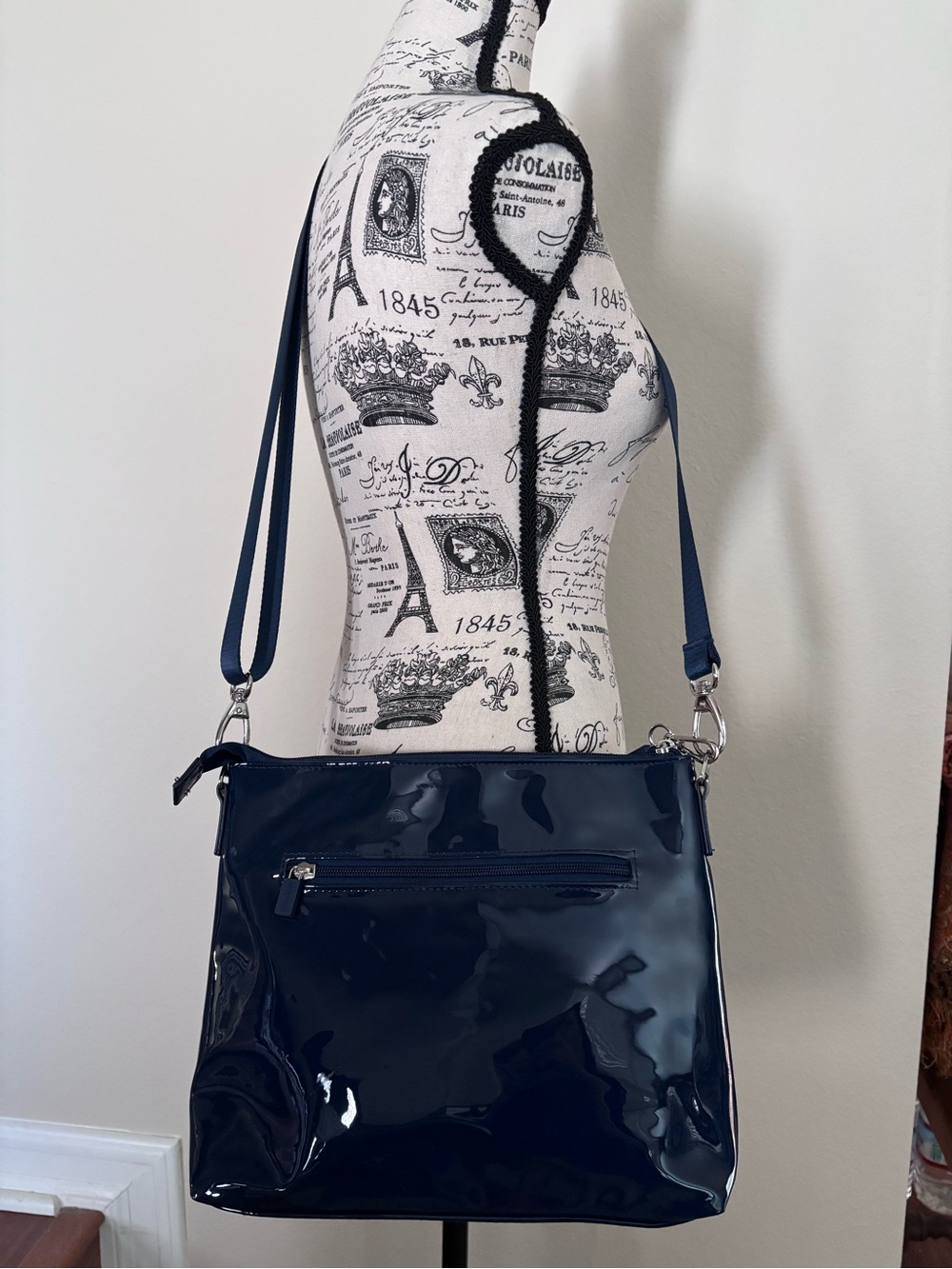 IHKWIP Mini More Love Heart Quilted Messenger Crossbody - Picture 4 of 15